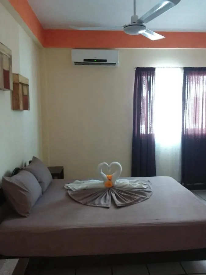 Alme Hostel Playa del Carmen